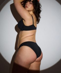 Ensemble lingerie noir avec culotte