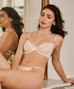 Ensemble lingerie blanc avec string bijou