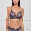 Ensemble lingerie gris soutien-gorge et culotte
