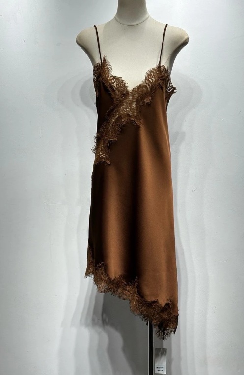 Robe satin fines bretelles couleur chocolat