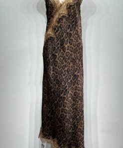 Robe léopard satin fines bretelles asymétrique