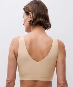 Soutien-gorge brassière invisible beige dorée marque Chantelle. Brassière soft stretch ultra confortable.