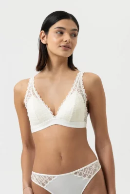 Soutien-gorge triangle dentelle poésie tentation