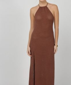 Robe longue plage dos nu terracotta coquillages