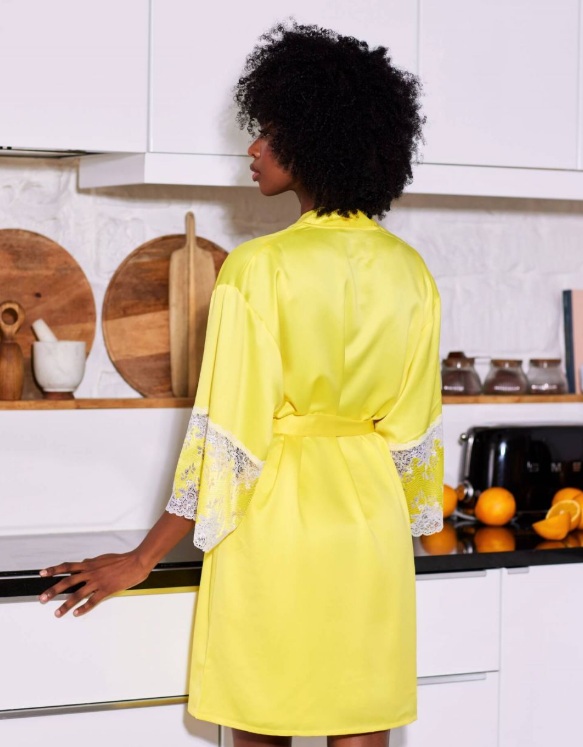 Kimono satin jaune soleil Fame