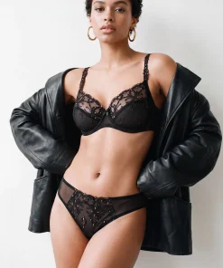 Soutien-gorge emboitant broderie Italienne