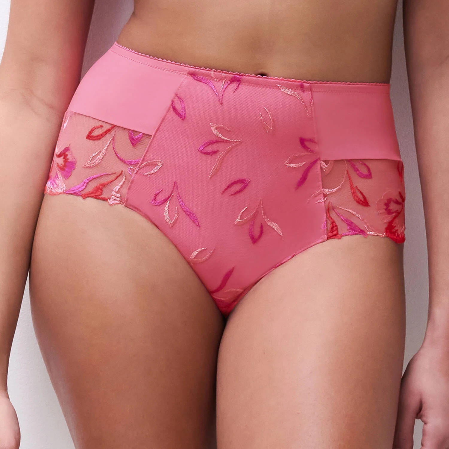 Culotte taille haute dentelle rose