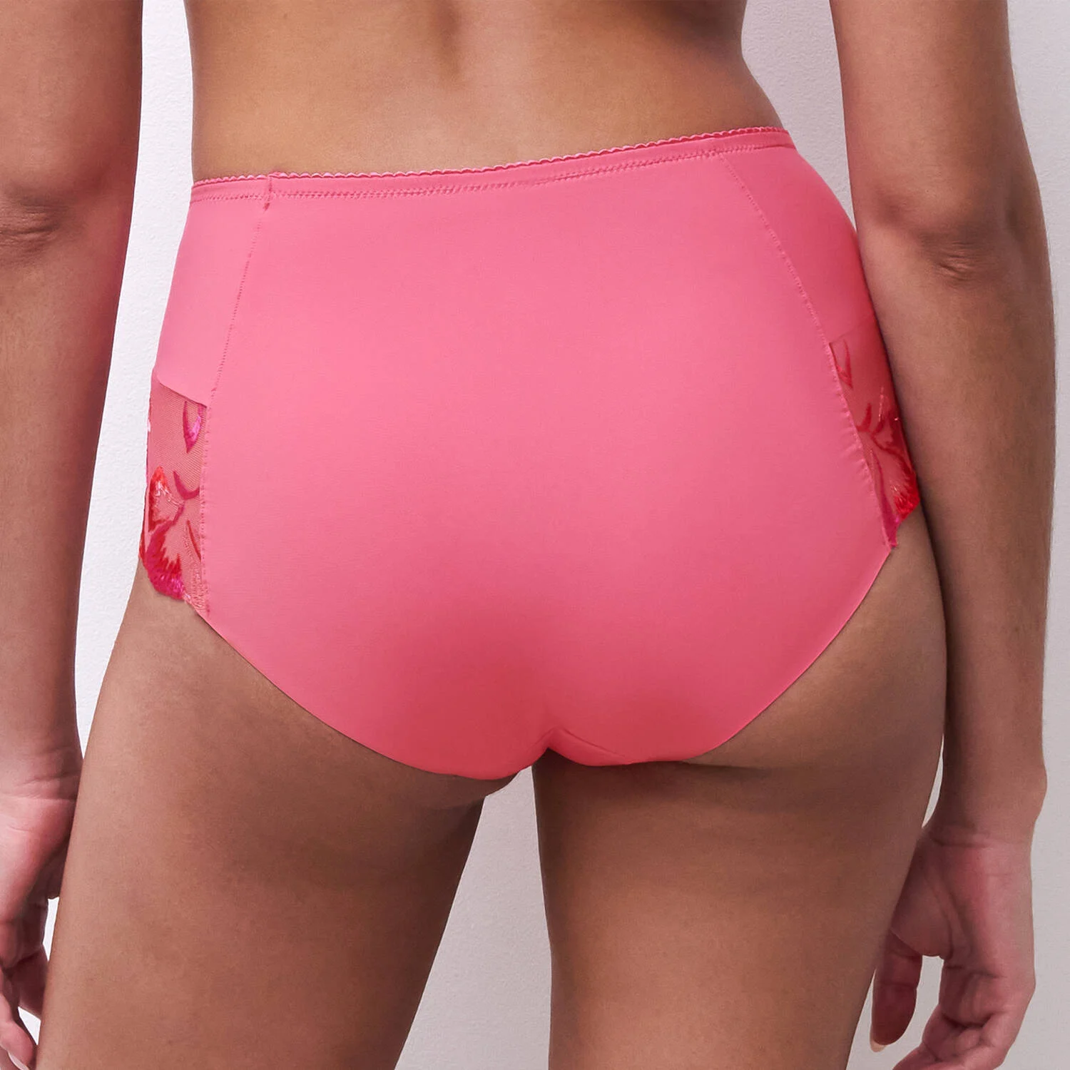 Culotte taille haute dentelle rose